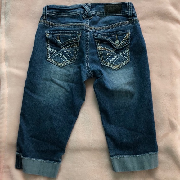 Women’s Jean Capri Pants - Picture 2 of 5